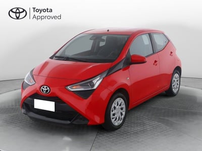 Toyota Aygo 1.0 VVT-i 69 CV 5 porte x-play MMT del 2017 usata a Latina