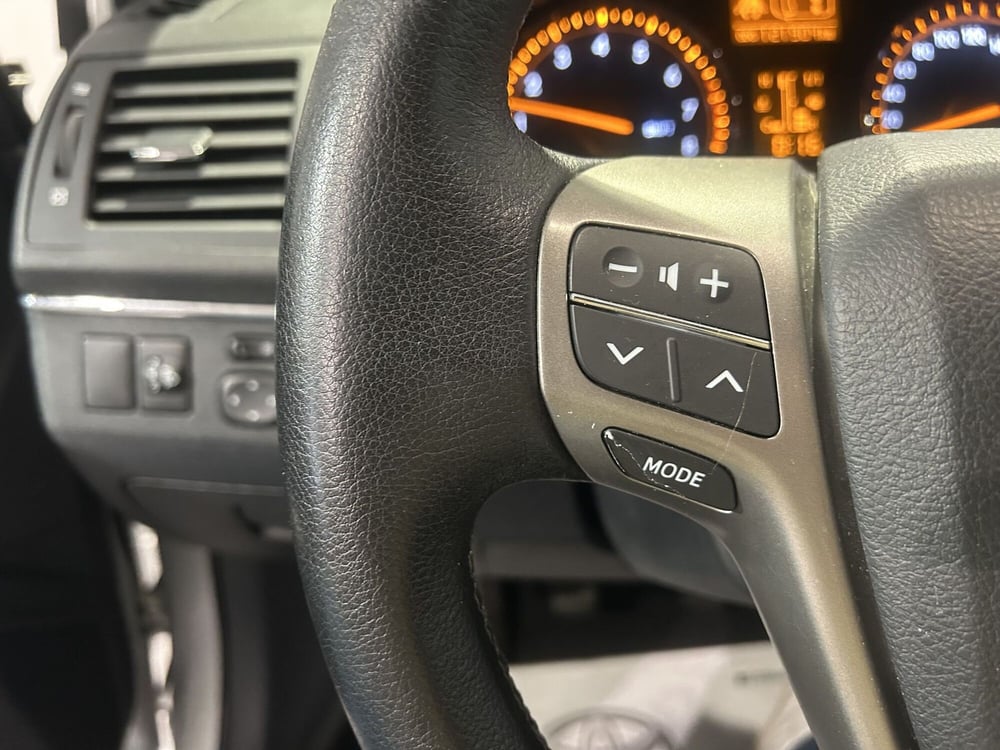 Toyota Avensis usata a Milano (15)