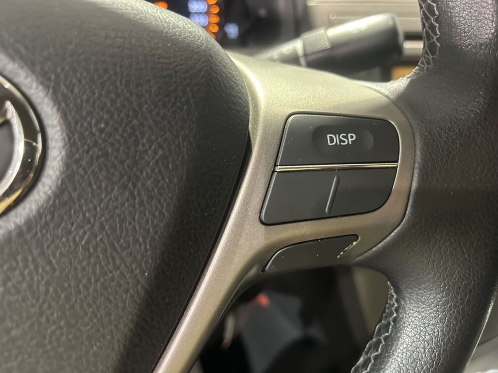 Toyota Avensis usata a Milano (16)