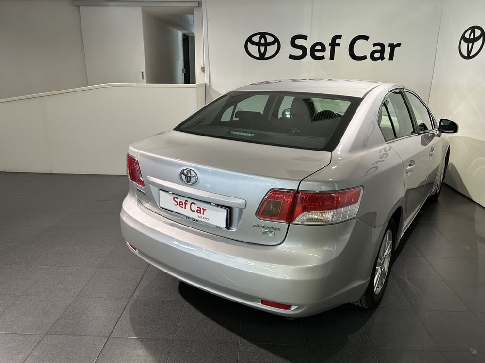 Toyota Avensis usata a Milano (4)
