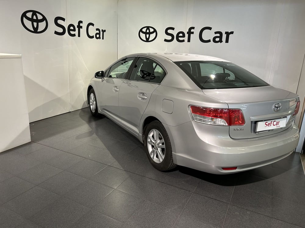 Toyota Avensis usata a Milano (5)