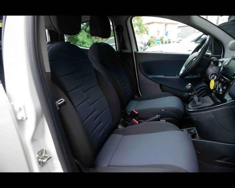 Lancia Ypsilon usata a Treviso (12)