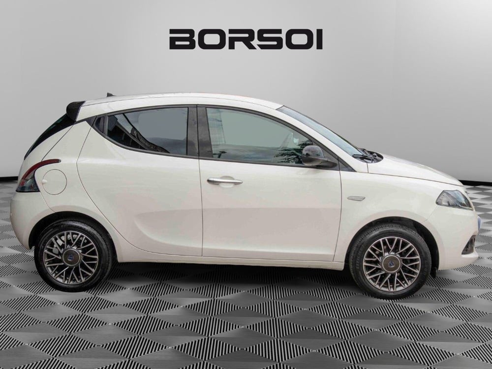 Lancia Ypsilon usata a Treviso (6)