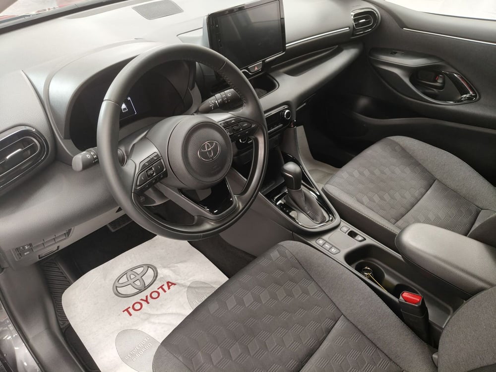 Toyota Yaris usata a Roma (12)