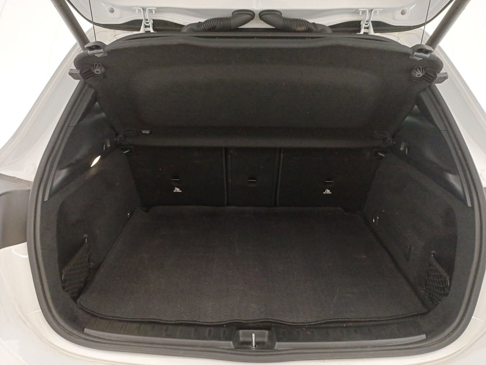 Mercedes-Benz GLA SUV usata a Bari (13)