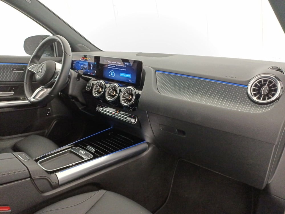 Mercedes-Benz GLA SUV usata a Bari (7)