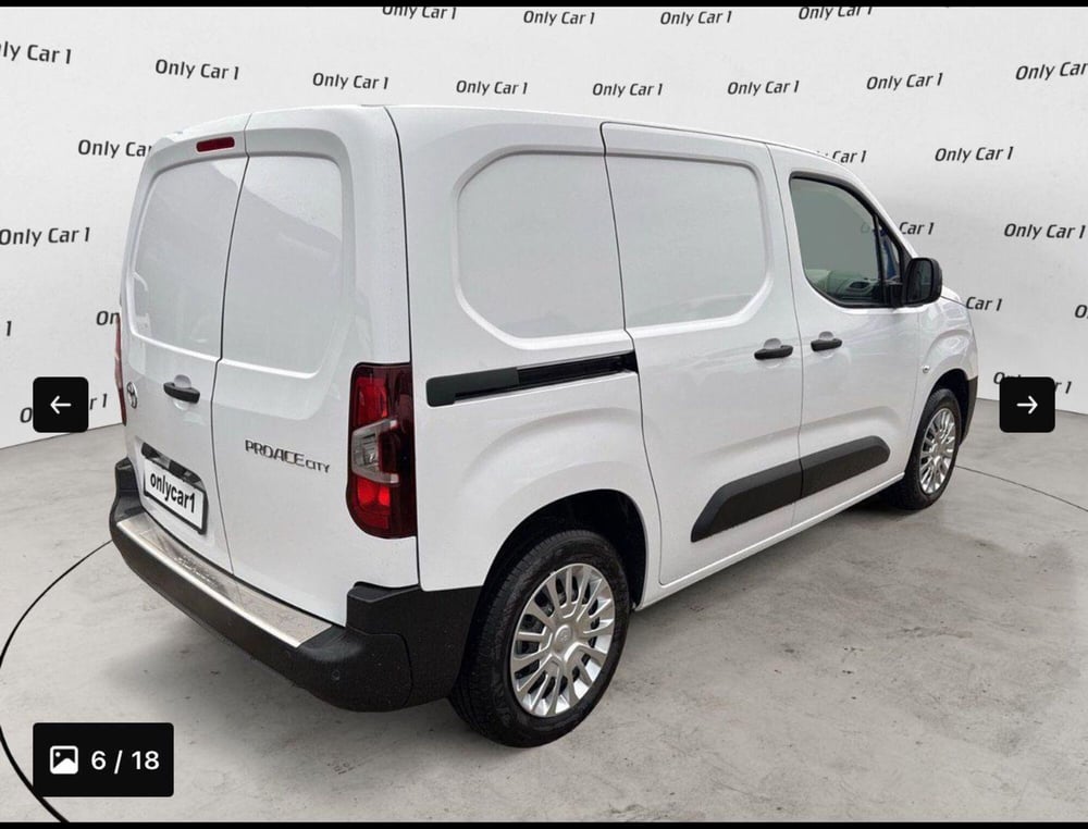 Toyota Proace City nuova a Ferrara (8)