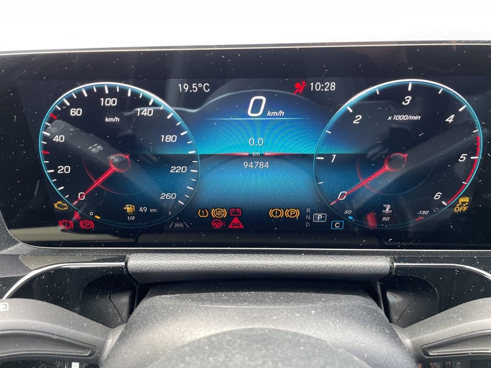Mercedes-Benz GLA SUV usata a Pescara (13)