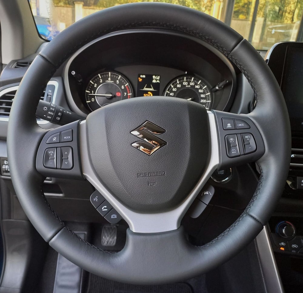 Suzuki S-Cross nuova a Milano (10)