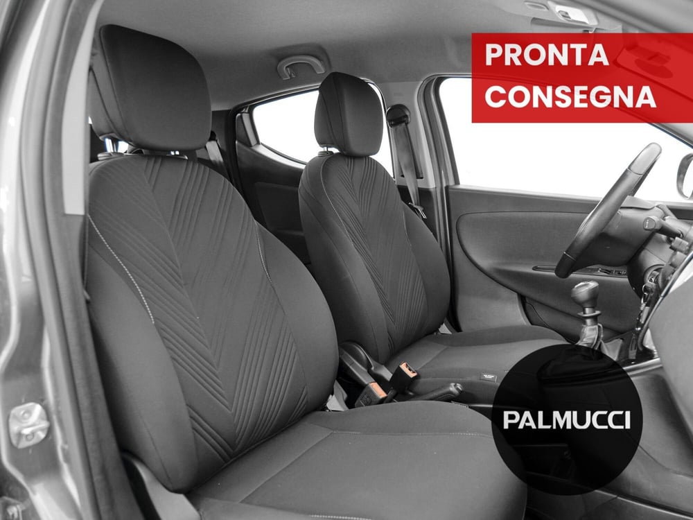 Lancia Ypsilon usata a Prato (15)