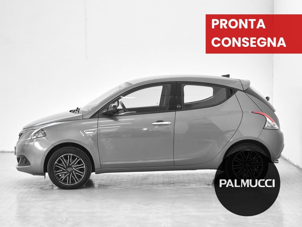Lancia Ypsilon usata a Prato (4)
