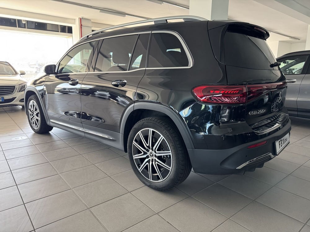 Mercedes-Benz EQB usata a Messina (4)