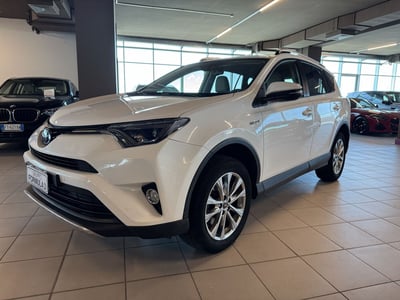 Toyota Rav4 Hybrid 4WD Lounge del 2016 usata a Messina