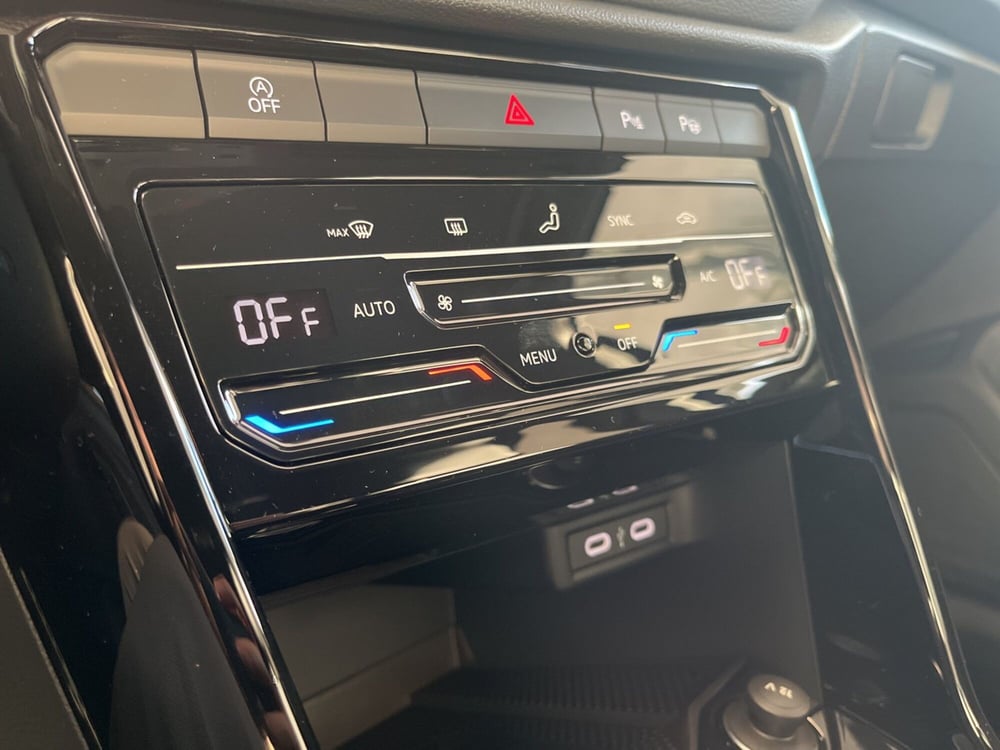 Volkswagen T-Roc usata a Salerno (13)