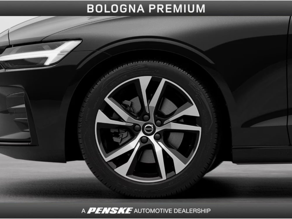 Volvo V60 Cross Country nuova a Bologna (2)