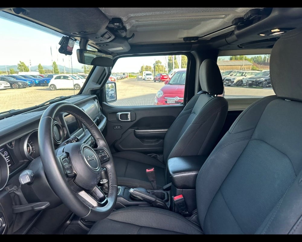 Jeep Wrangler usata a Lucca (11)