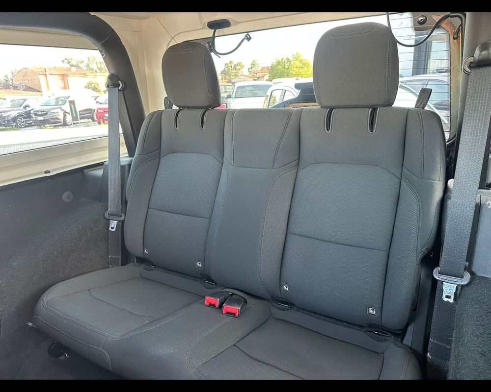 Jeep Wrangler usata a Lucca (12)