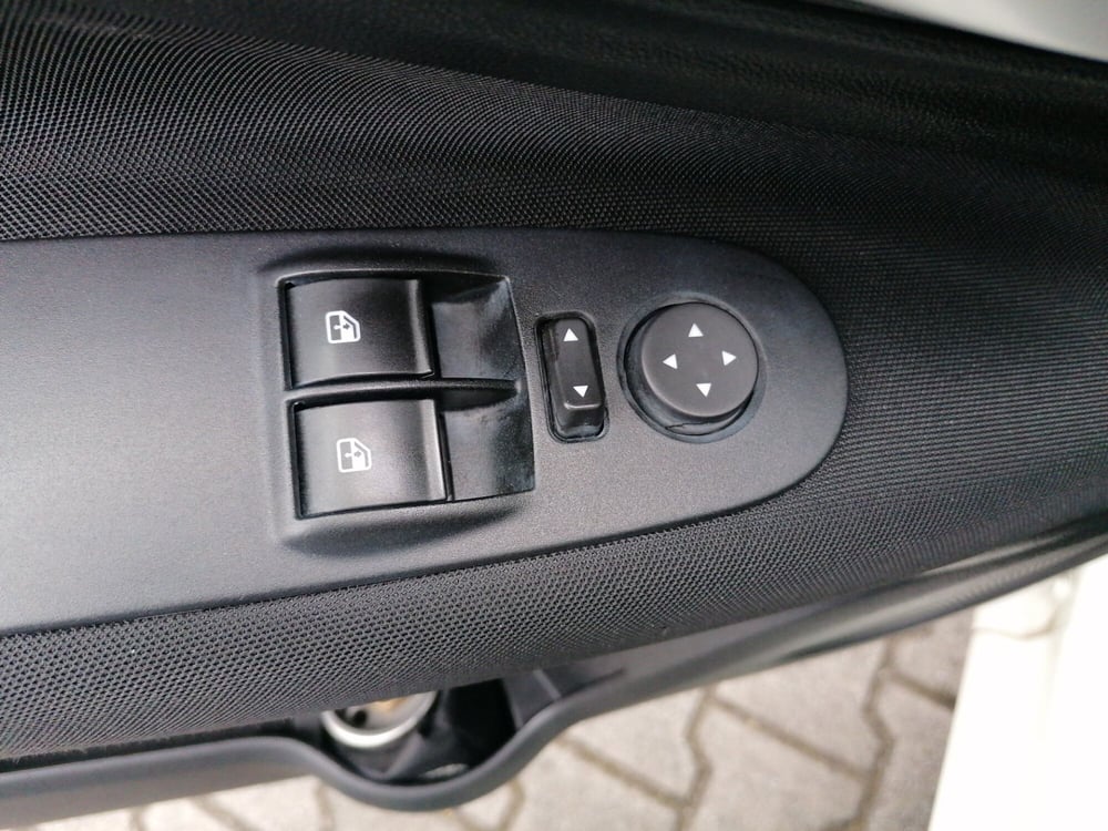 Fiat Punto usata a Brescia (15)
