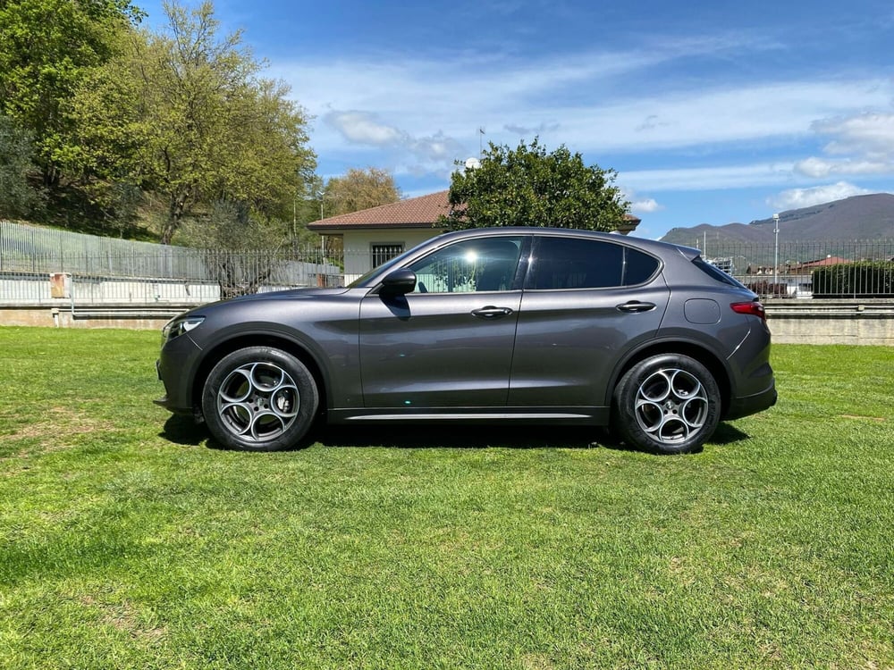 Alfa Romeo Stelvio usata a Salerno (10)