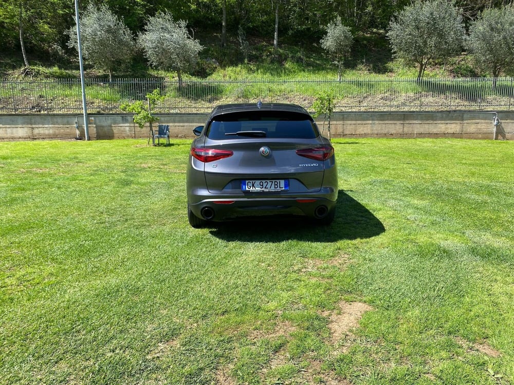 Alfa Romeo Stelvio usata a Salerno (11)