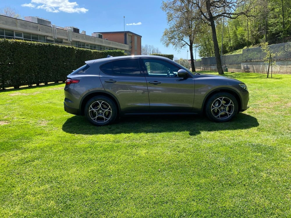 Alfa Romeo Stelvio usata a Salerno (15)