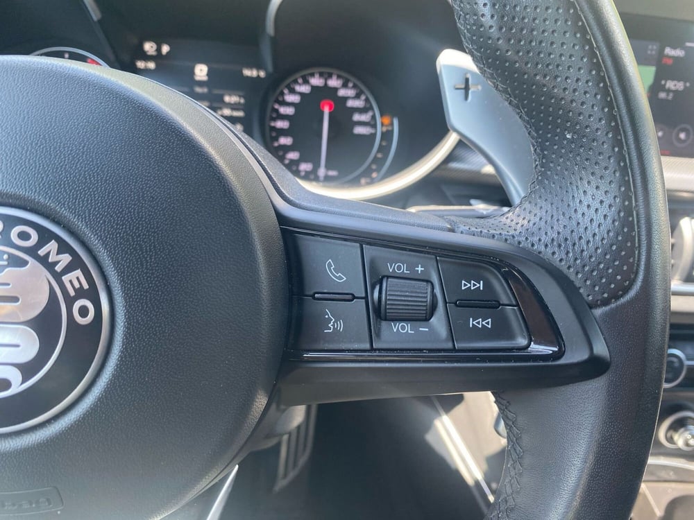 Alfa Romeo Stelvio usata a Salerno (18)