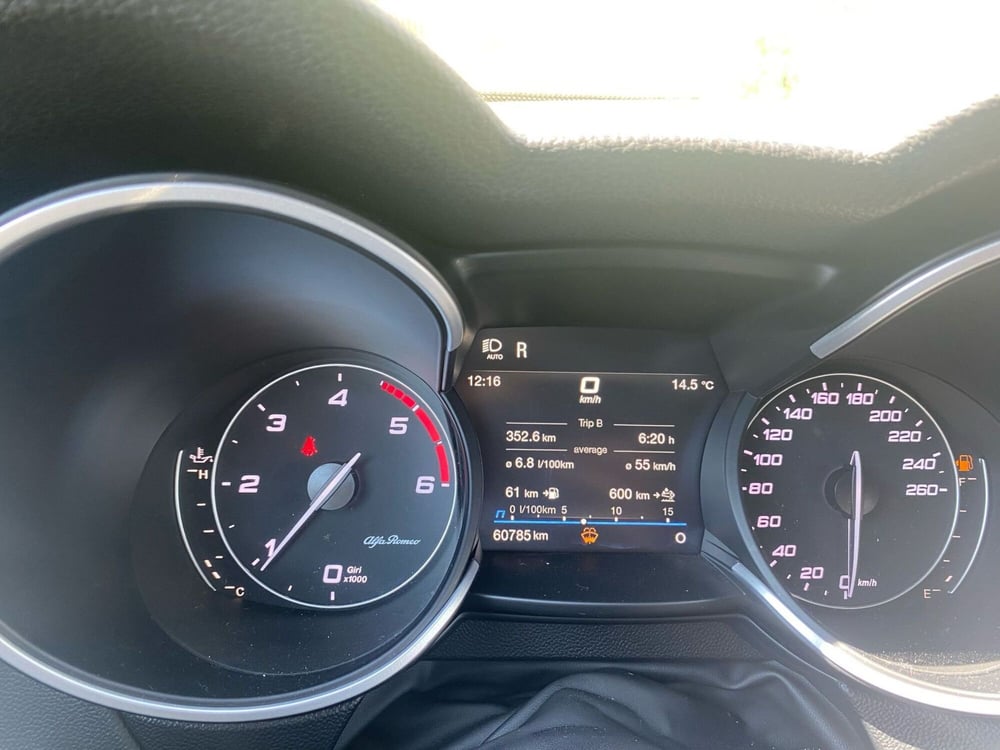 Alfa Romeo Stelvio usata a Salerno (19)