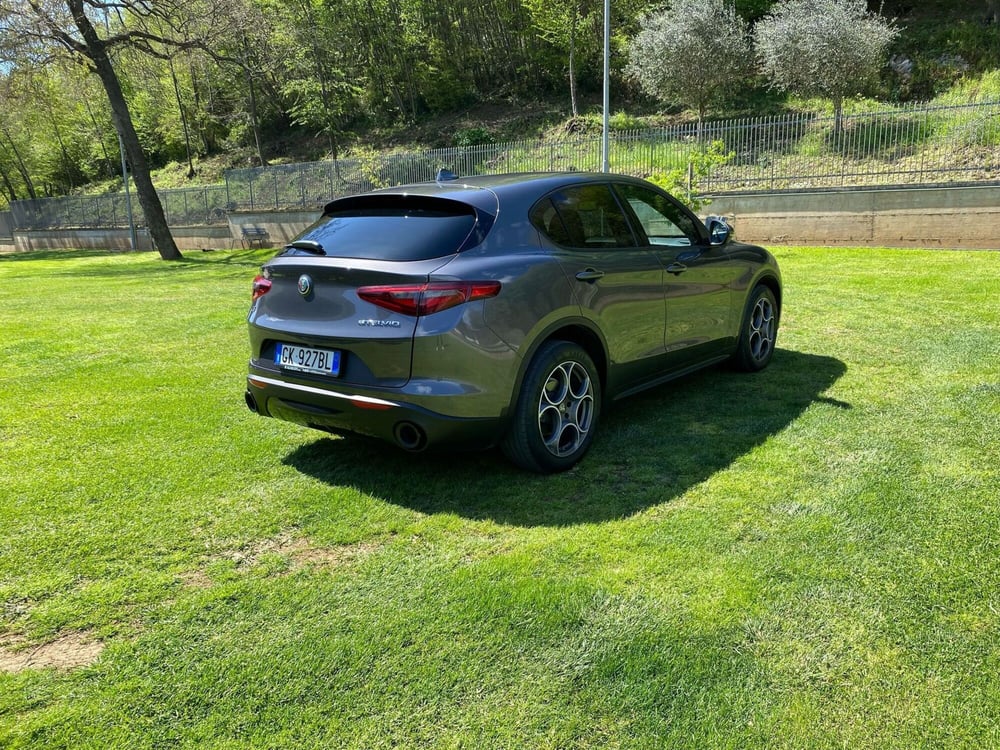 Alfa Romeo Stelvio usata a Salerno (3)