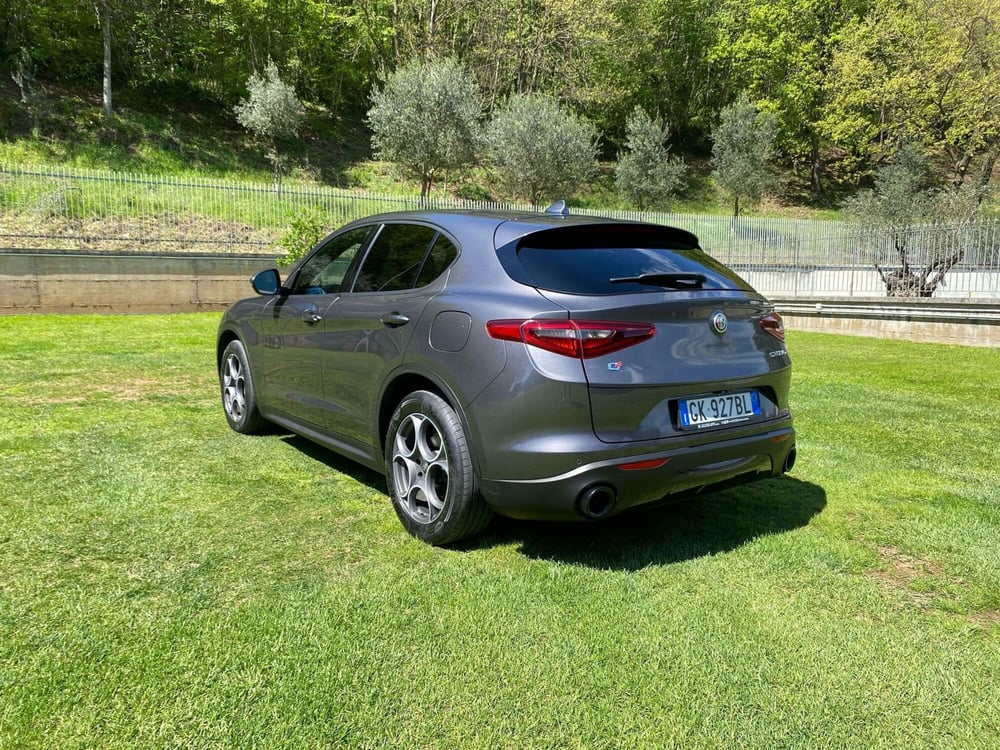 Alfa Romeo Stelvio usata a Salerno (4)