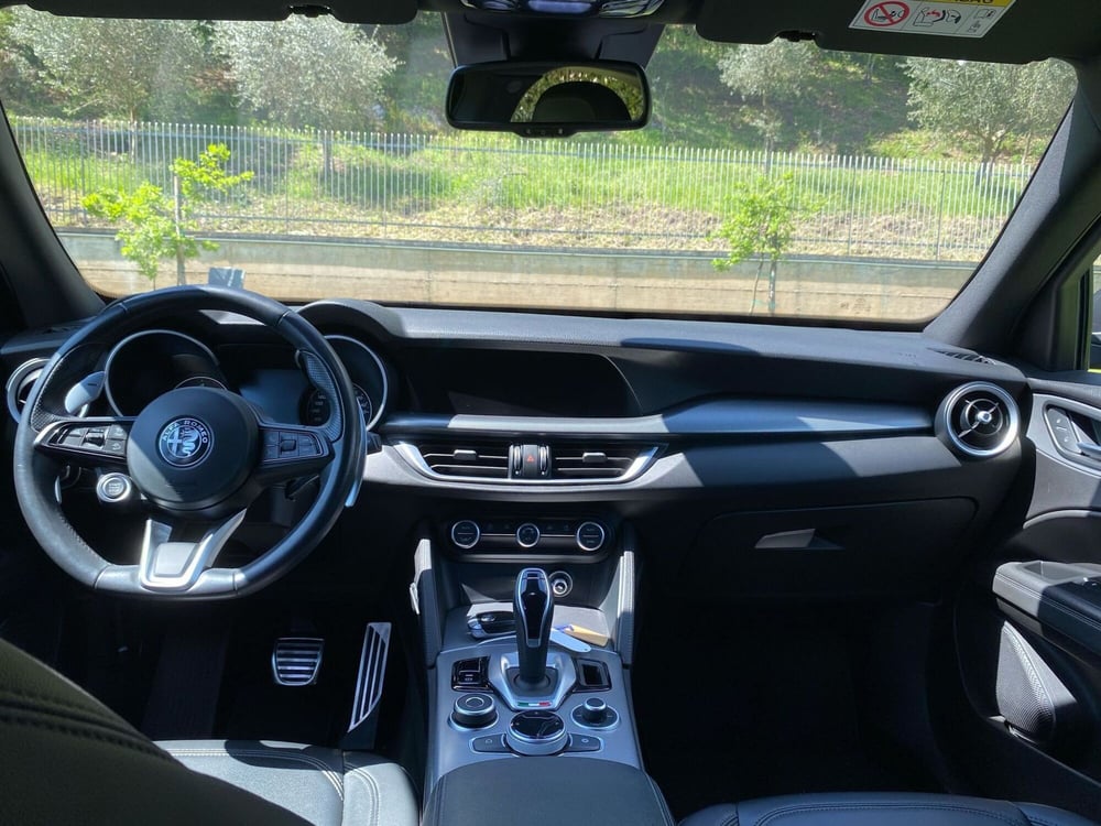 Alfa Romeo Stelvio usata a Salerno (5)