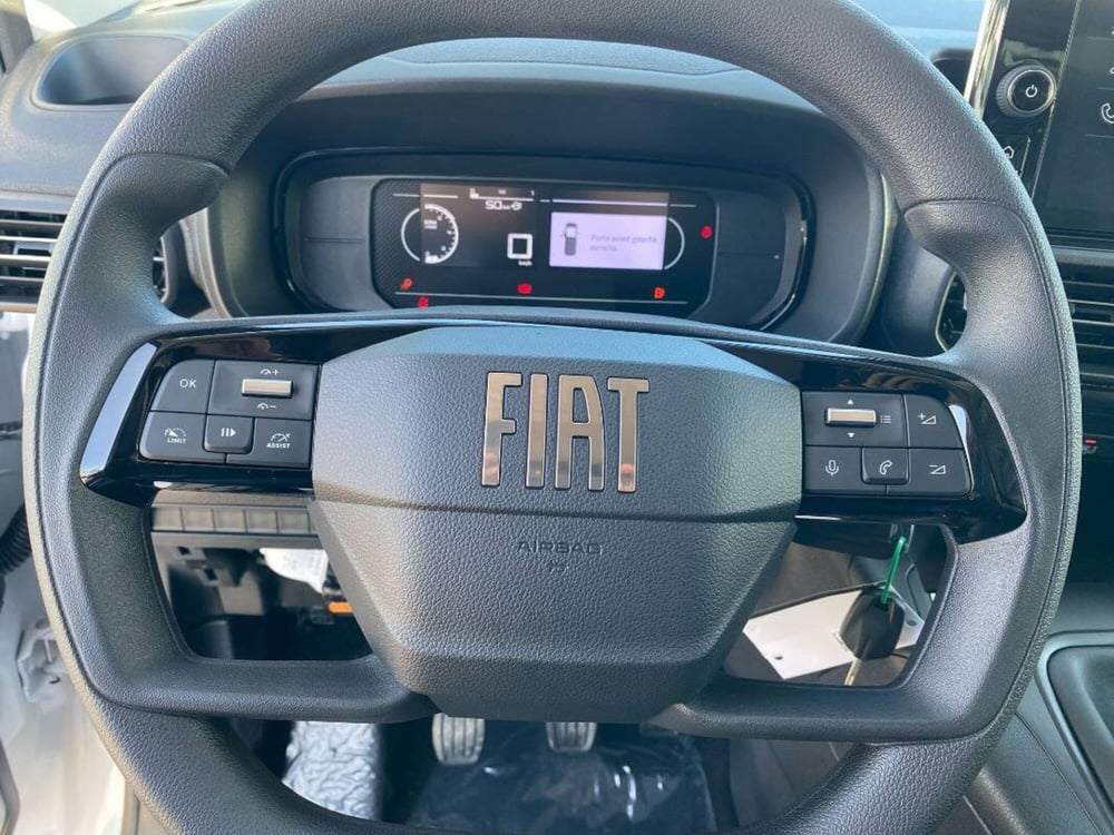 Fiat Doblò nuova a Salerno (14)