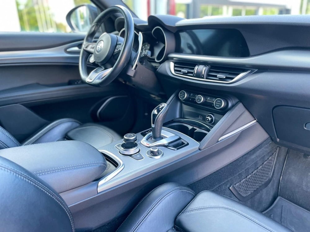 Alfa Romeo Stelvio usata a Ancona (19)
