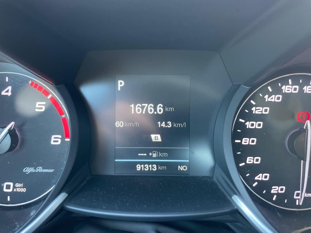Alfa Romeo Giulia usata a Ancona (14)