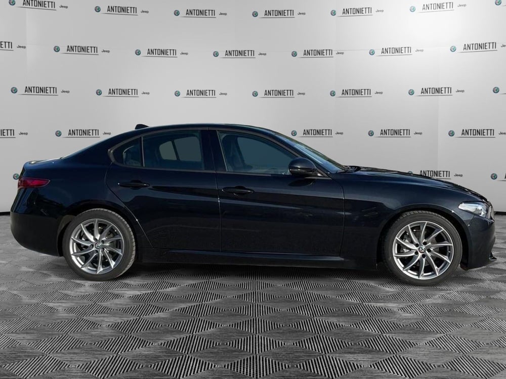 Alfa Romeo Giulia usata a Ancona (4)