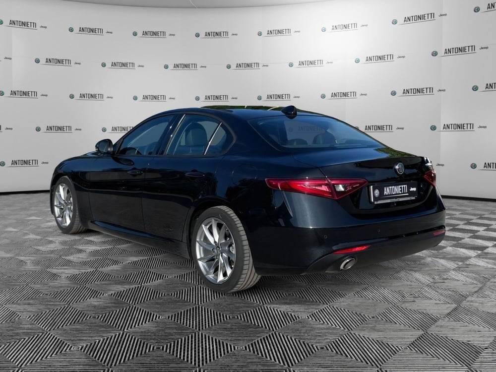 Alfa Romeo Giulia usata a Ancona (7)