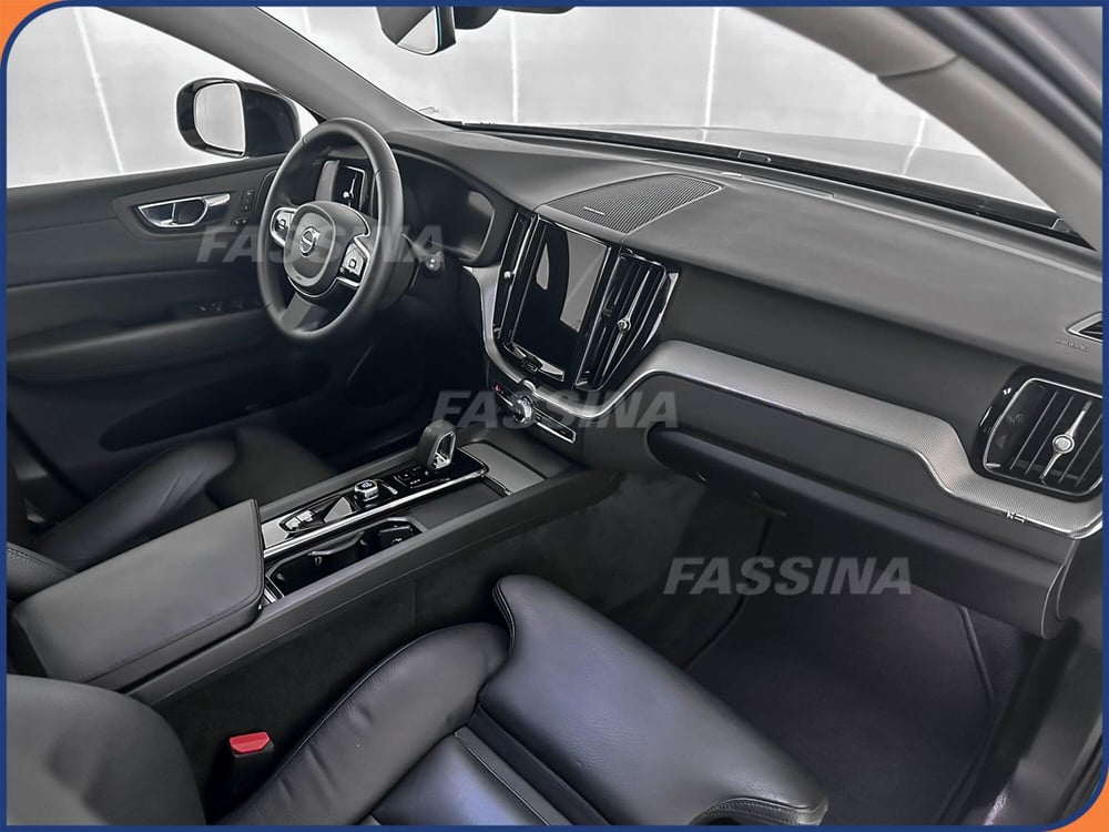 Volvo XC60 usata a Milano (14)
