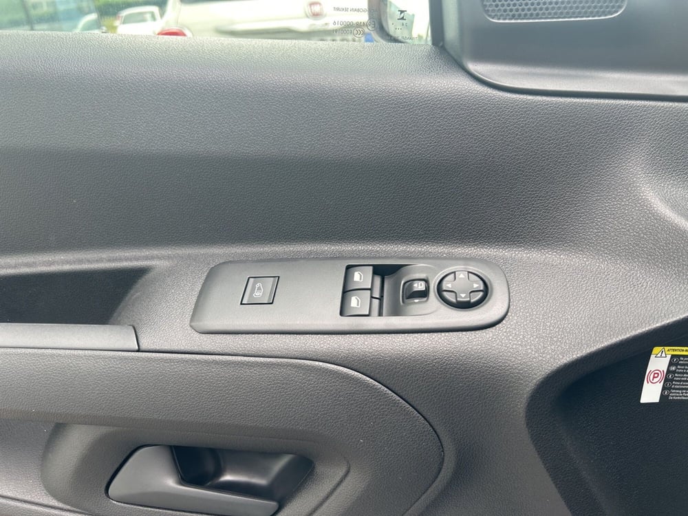Toyota Proace City nuova a Bergamo (18)
