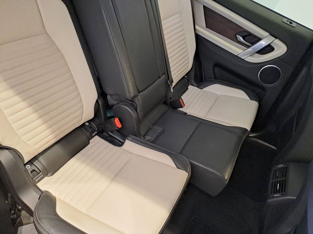 Land Rover Discovery Sport usata a Pavia (18)