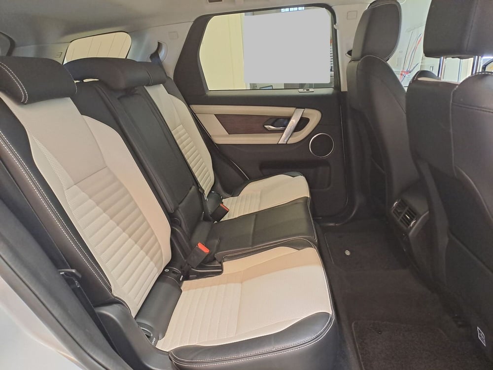 Land Rover Discovery Sport usata a Pavia (5)