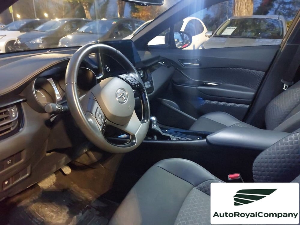 Toyota Toyota C-HR usata a Roma (9)