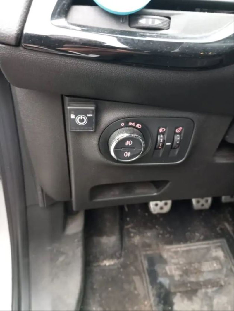 Opel Corsa usata a Latina (7)