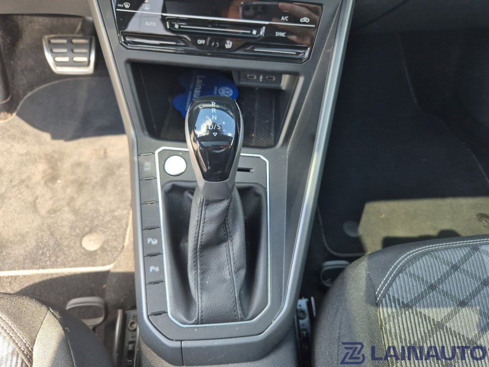 Volkswagen Taigo usata a Milano (18)