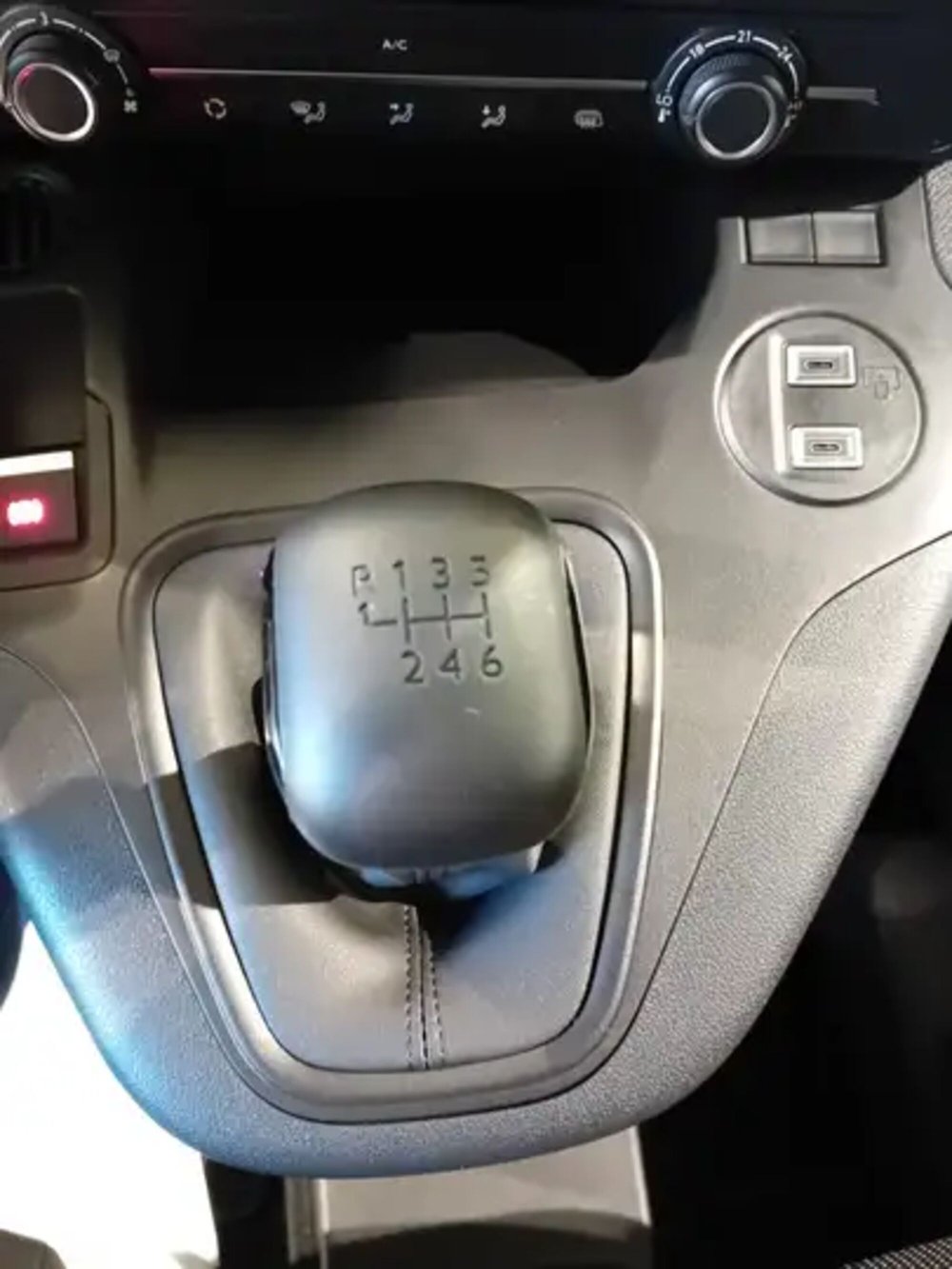 Fiat Doblò Furgone nuova a Milano (11)