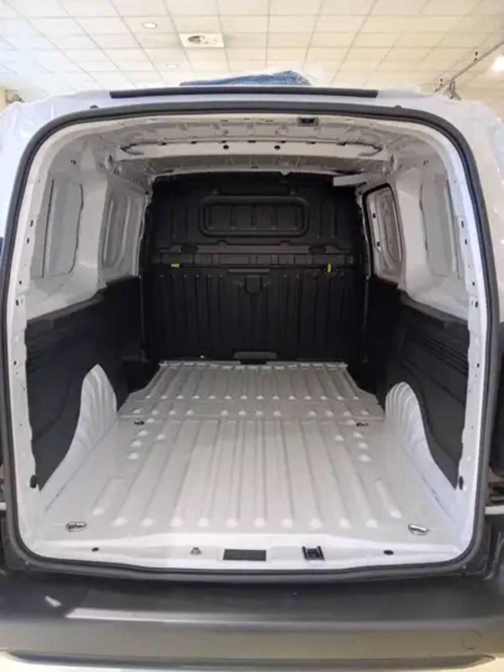 Fiat Doblò Furgone nuova a Milano (5)