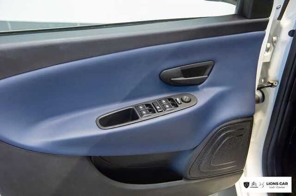 Lancia Ypsilon usata a Lodi (10)