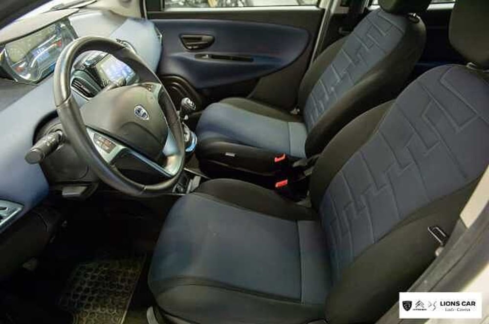 Lancia Ypsilon usata a Lodi (11)