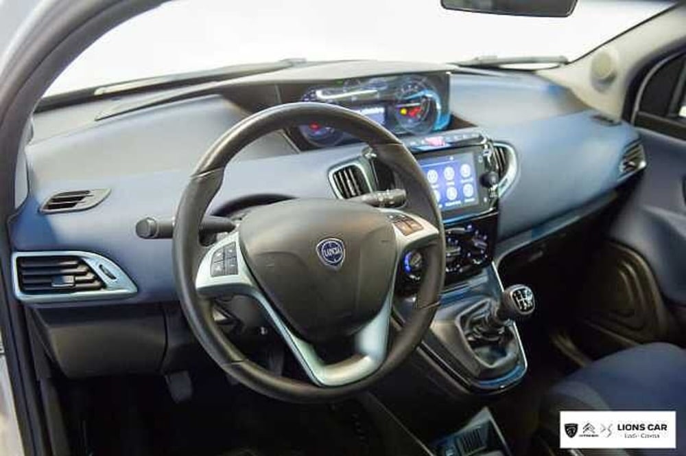 Lancia Ypsilon usata a Lodi (12)