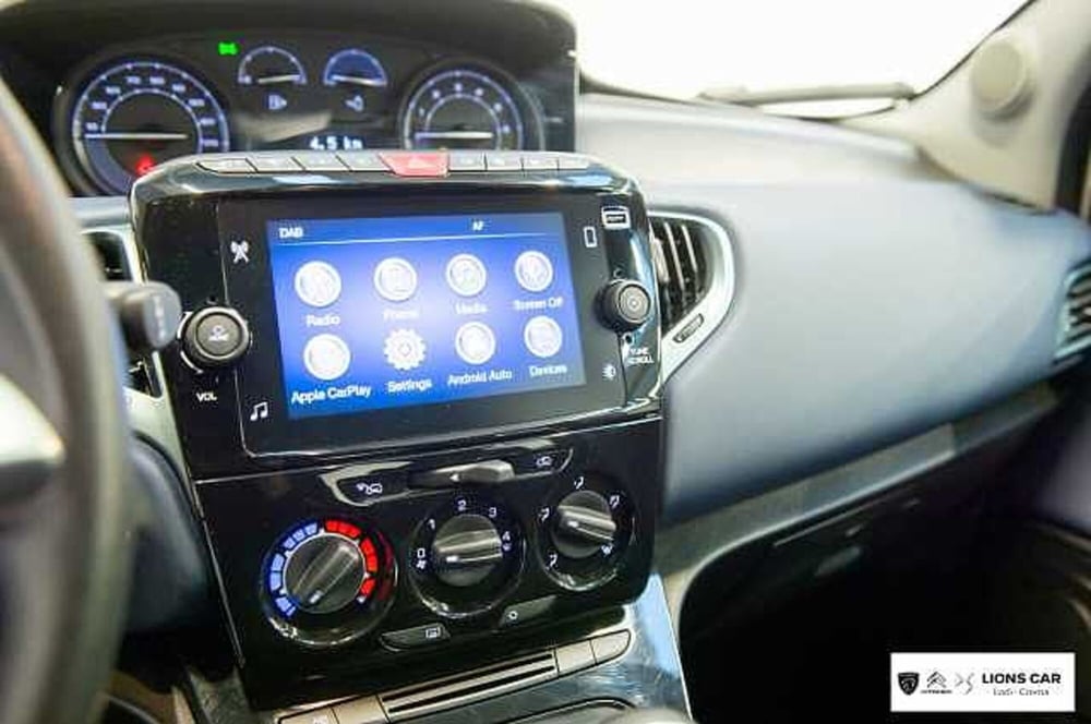 Lancia Ypsilon usata a Lodi (18)