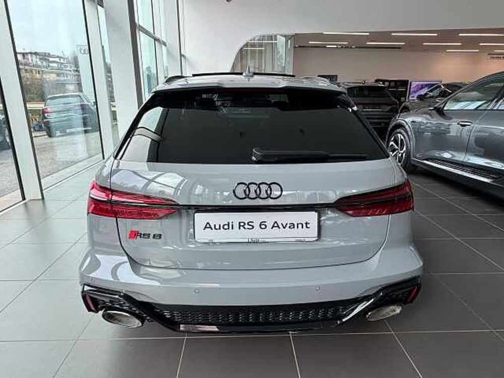 Audi RS 6 Avant nuova a Como (4)