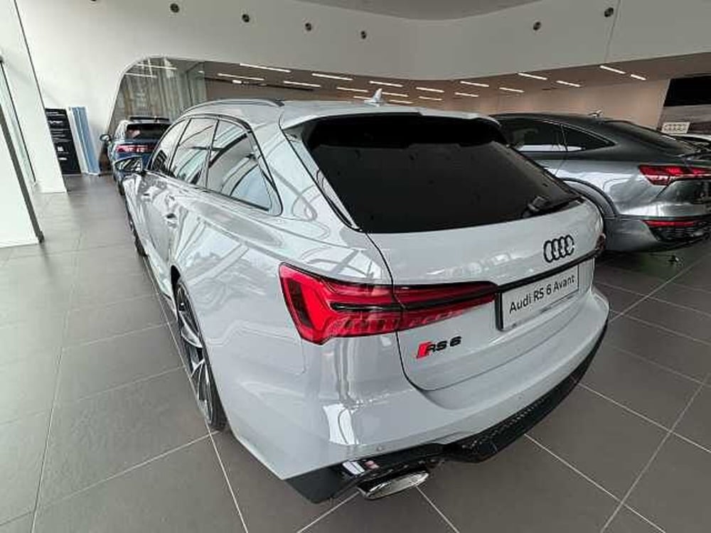 Audi RS 6 Avant nuova a Como (6)